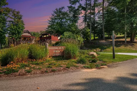 Unit 9 Old, Frankfort, MI 49635