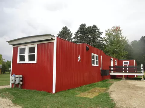 1053 Duquesa, Weidman, MI 48893