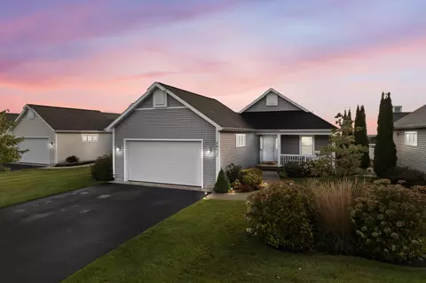 2632 W Crown, Traverse City, MI 49685