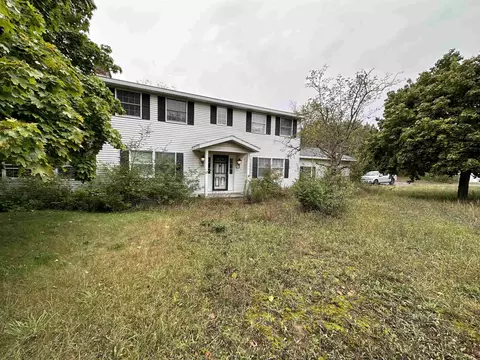 6656 Indian Hl, Honor, MI 49640
