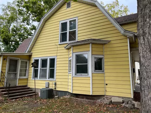 803 Pine, Alma, MI 48801 photo 2