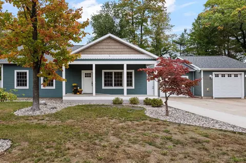 1867 Oak, Traverse City, MI 49686