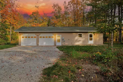 414 Lake Dr NE, Kalkaska, MI 49646
