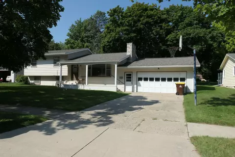 209 Pineview, Alma, MI 48801