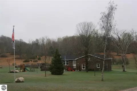 3207 NW Zimmerman, Alden, MI 49612