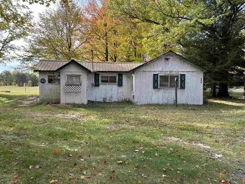 4181 S Grandview, Harrietta, MI 49638