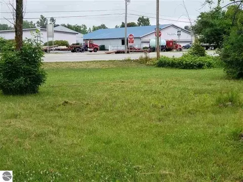 7116 E Pickard, Mount Pleasant, MI 48858 photo 3
