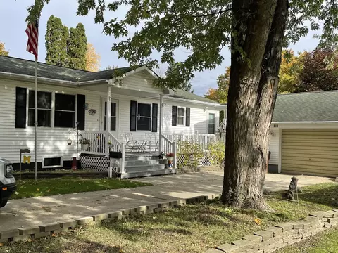 111 S Gwinner, Ithaca, MI 48847