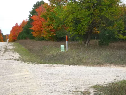 75 E Acres E Kasson, Maple City, MI 49664 photo 4