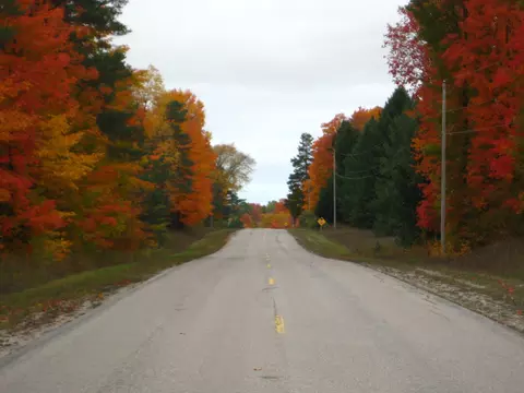 75 E Acres E Kasson, Maple City, MI 49664 photo 13