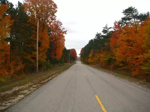 75 E Acres E Kasson, Maple City, MI 49664 photo 8