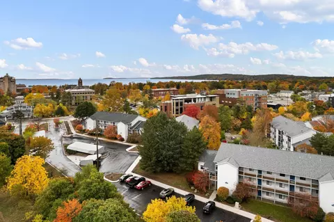 601 Riverine #303, Traverse City, MI 49684