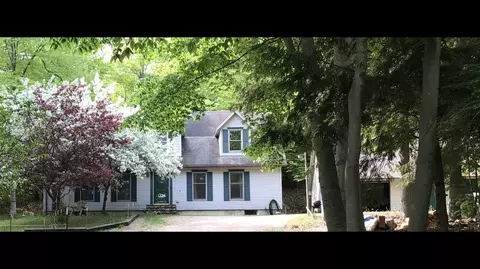 4494 E Duck Lk, Lake Leelanau, MI 49653