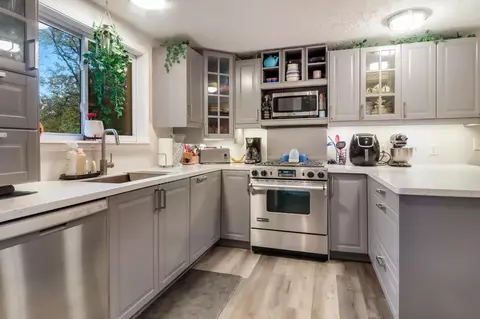 1203 Barlow, Traverse City, MI 49686