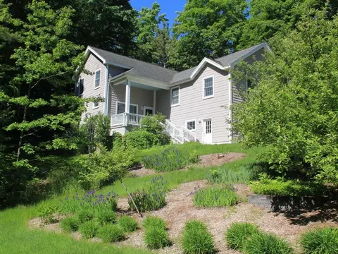 407 W W Grv, Suttons Bay, MI 49682