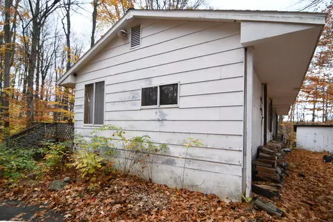 30 E 18, Mesick, MI 49668 photo 2