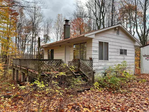 30 E 18, Mesick, MI 49668 photo 4