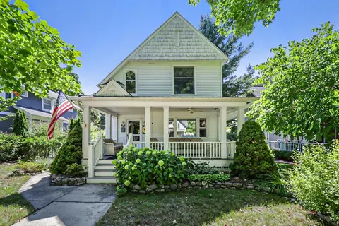 515 5th, Traverse City, MI 49684
