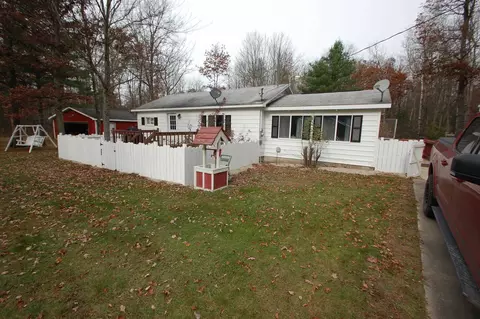 3934 W Rose City, West Branch, MI 48661