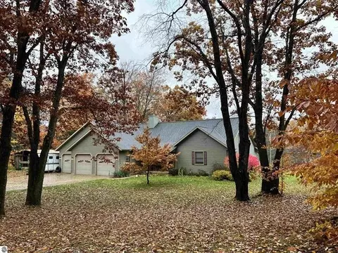 2805 N Hilbrand, Manton, MI 49663