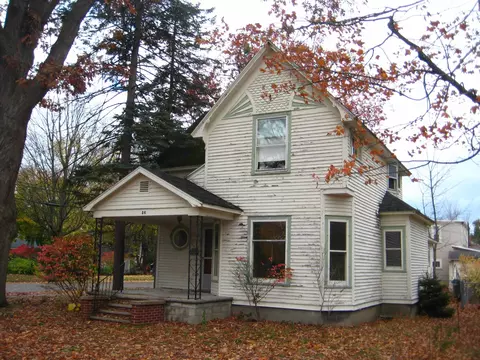 436 W Ninth, Traverse City, MI 49684