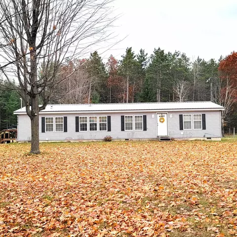 5763 E Moorestown, Lake City, MI 49651