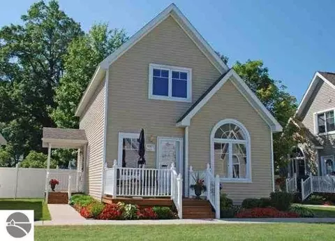 1005 Woodmere #7, Traverse City, MI 49686
