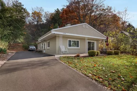 6930 Peninsula, Traverse City, MI 49686