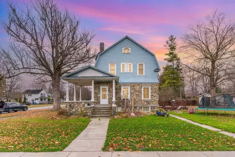 138 Ely, Alma, MI 48801