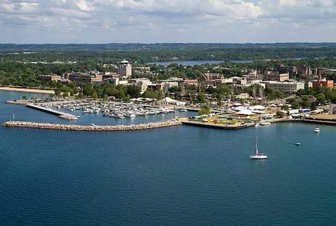 128 W Gillis #9, Traverse City, MI 49684