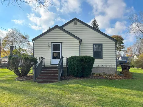 306 W 2nd, Shepherd, MI 48883