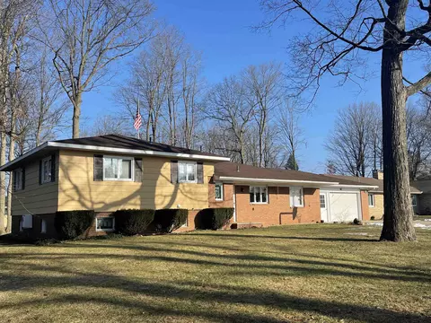 611 Forest, Clare, MI 48617