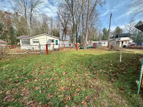9166 Evergreen, Gladwin, MI 48624 photo 11