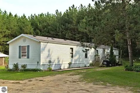 7129 S Sherman, Blanchard, MI 49310