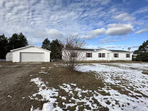 1543 E 16 Mile, Mesick, MI 49668