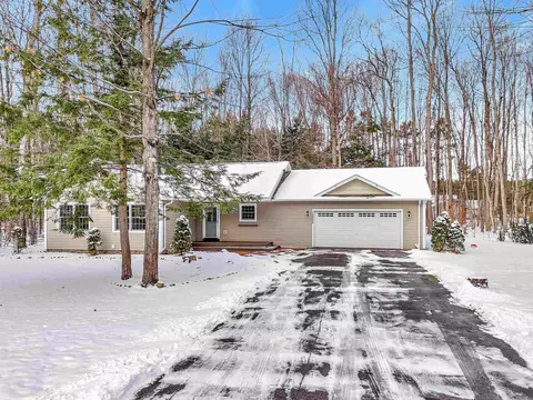 10866 Dylan, Interlochen, MI 49643 photo 5