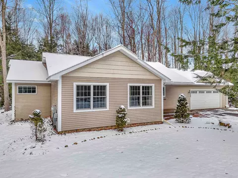 10866 Dylan, Interlochen, MI 49643 photo 6