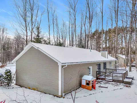 10866 Dylan, Interlochen, MI 49643 photo 8