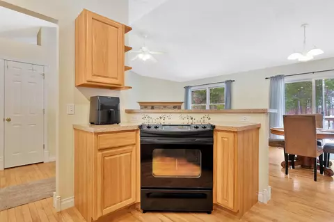 10866 Dylan, Interlochen, MI 49643 photo 37