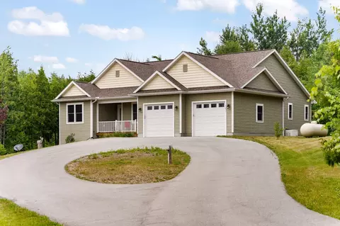 75557631 E Alpers, Lake Leelanau, MI 49653