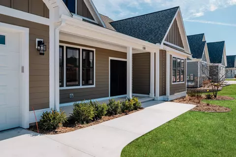 138 Vineyard Rdg UNIT 23, Traverse City, MI 49686