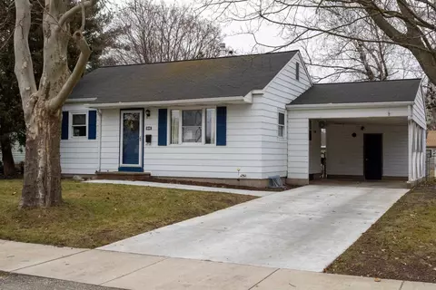 1023 S Anna, Mount Pleasant, MI 48858
