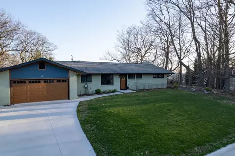 122 Park, Frankfort, MI 49635
