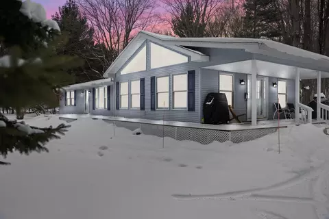 2662 NE Torch Lk, Central Lake, MI 49622