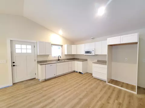 8516 S Maple, Maple City, MI 49664