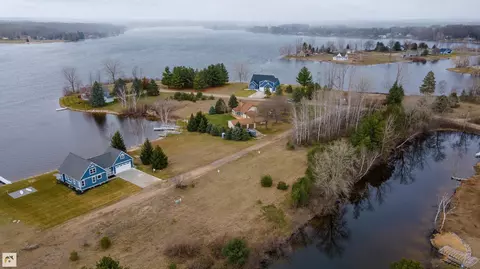 2005 Channel Dr W, Lake Isabella, MI 48893