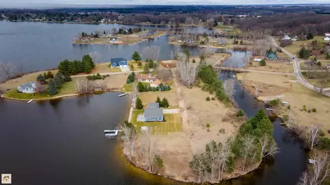 2007 Channel Dr W, Lake Isabella, MI 48893