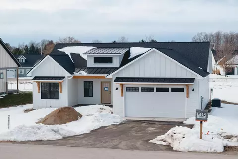 11542 S S Cres #43 : 43, Empire, MI 49630