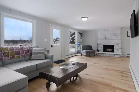 Living - 4929 Bartlett, Williamsburg, MI 49690 photo 2 of 3