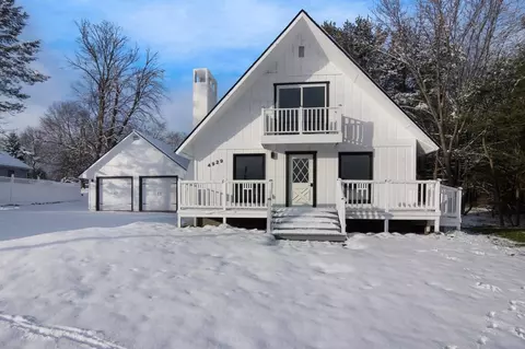 4929 Bartlett, Williamsburg, MI 49690